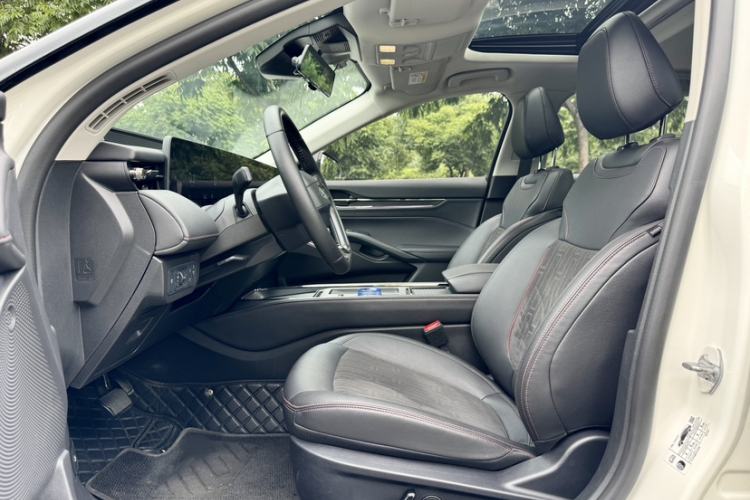 Used Ford Mondeo 2023 EcoBoost 245 Luxury Model Interior 4