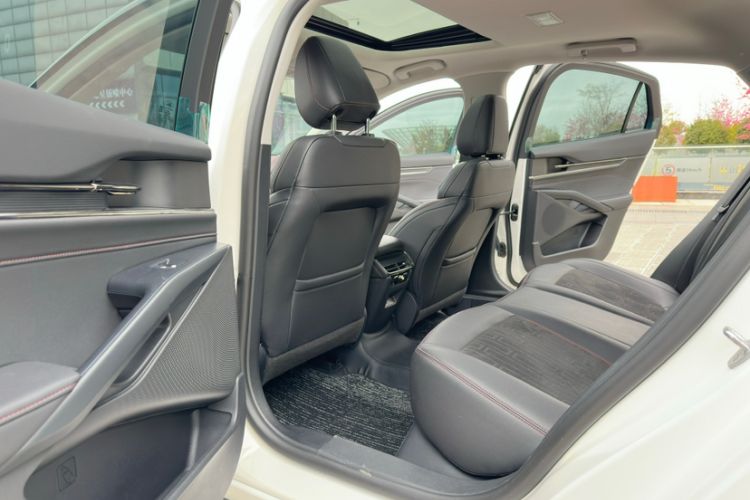 Used Ford Mondeo 2023 EcoBoost 245 Luxury Model Interior 7