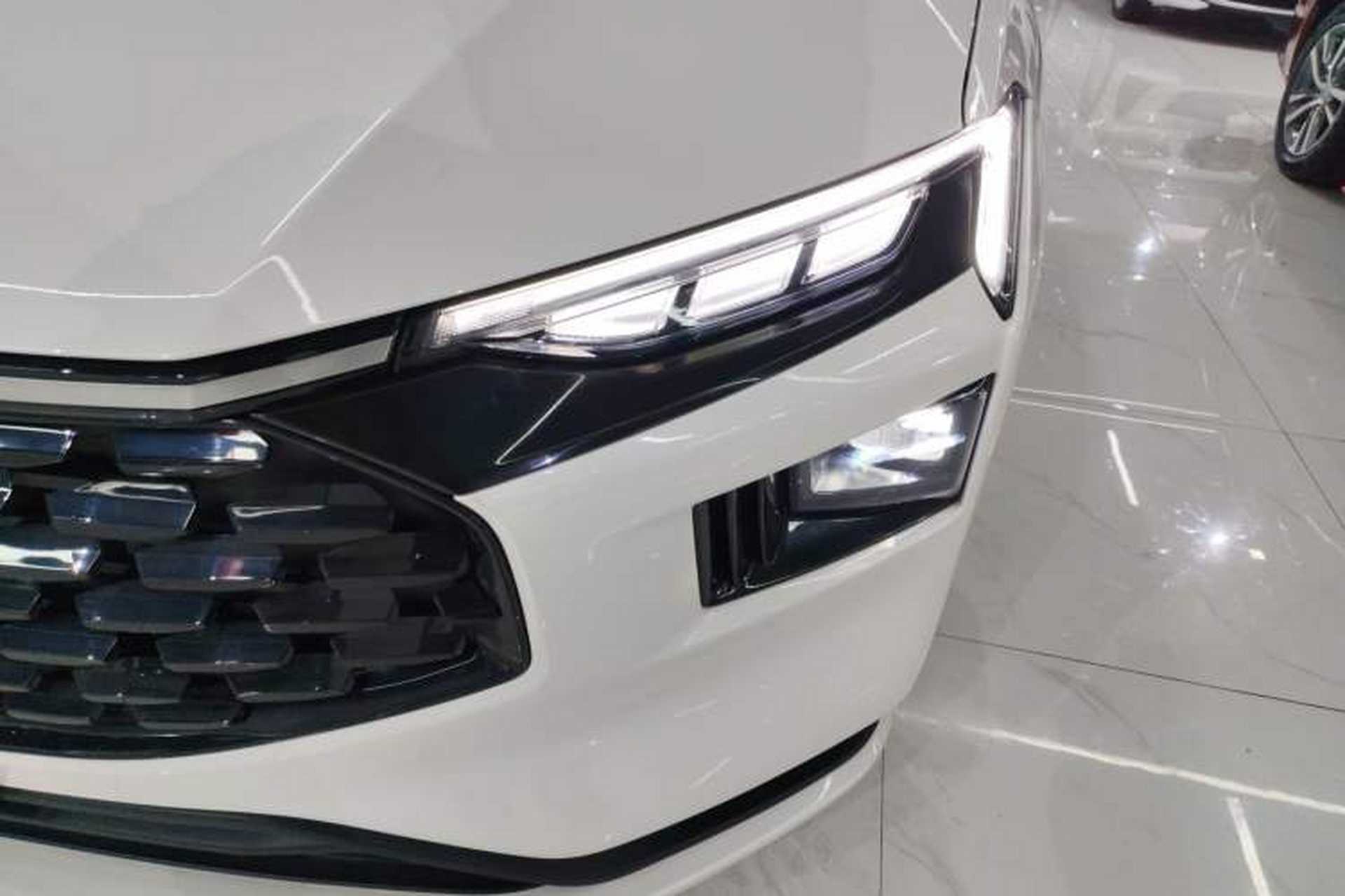 Used Ford Mondeo 2023 EcoBoost 180 Comfort Model Left Front Headlight