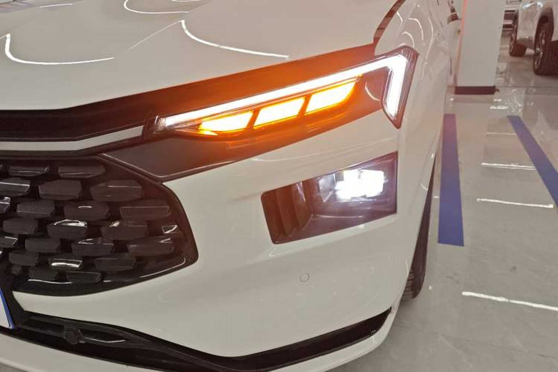 Used Ford Mondeo 2023 EcoBoost 180 Luxury Model Left Front Headlight