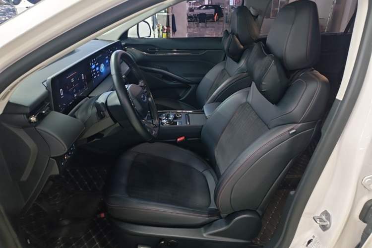 Used Ford Mondeo 2023 EcoBoost 180 Luxury Model Left Front Seat