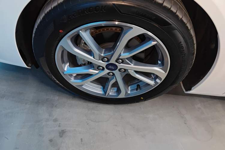 Used Ford Mondeo 2023 EcoBoost 245 Luxury Model Left Front Wheel Hub
