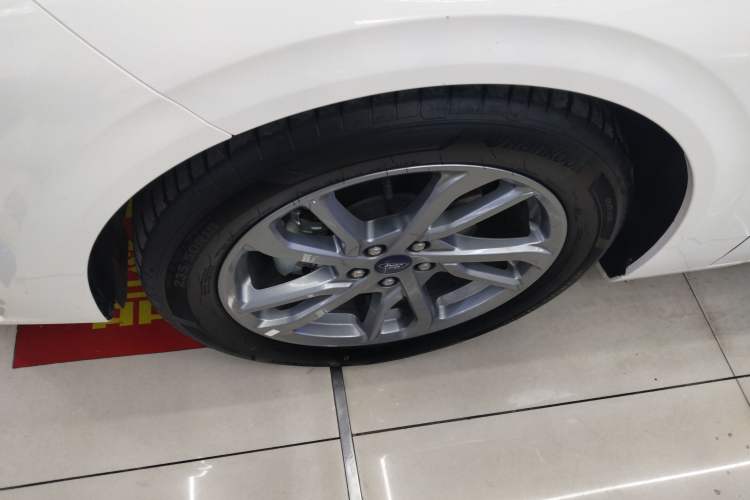 Used Ford Mondeo 2023 EcoBoost 245 Luxury Model Left Front Wheel Hub