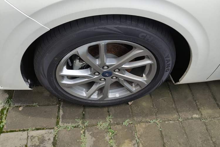 Used Ford Mondeo 2023 EcoBoost 245 Luxury Model Left Front Wheel Hub