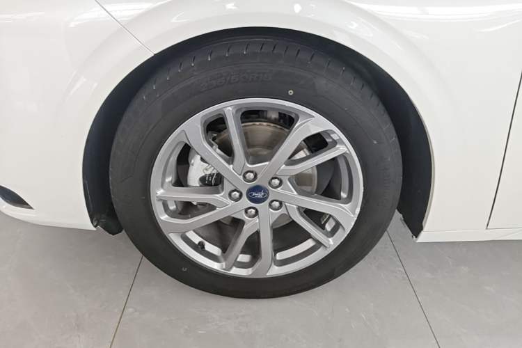 Used Ford Mondeo 2023 EcoBoost 180 Luxury Model Left Front Wheel Hub