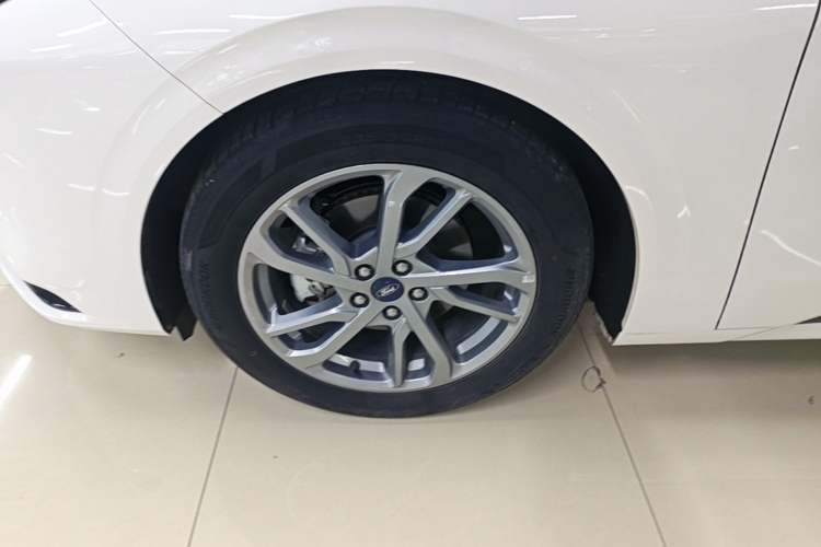 Used Ford Mondeo 2023 EcoBoost 180 Luxury Model Left Front Wheel Hub