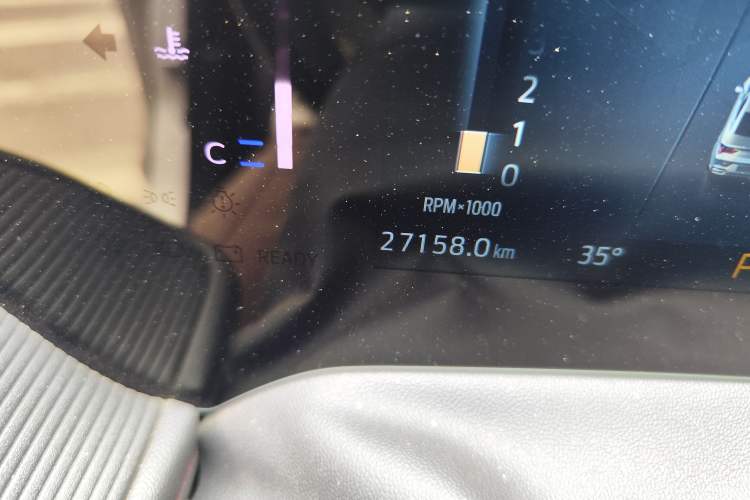 Used Ford Mondeo 2023 EcoBoost 180 Comfort Model Odometer Close Up