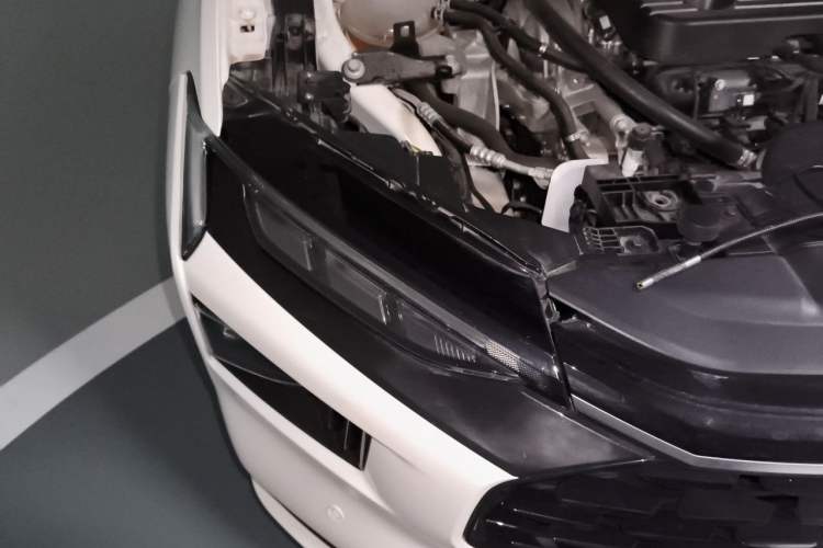 Used Ford Mondeo 2023 EcoBoost 180 Comfort Model Right Front Headlight