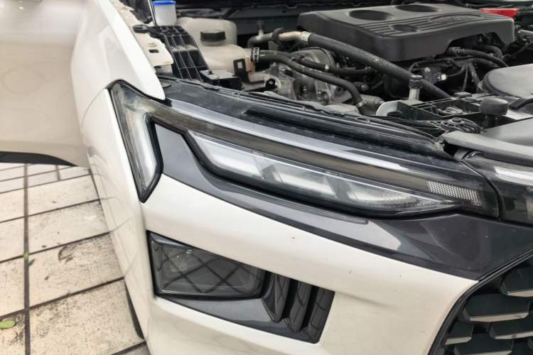 Used Ford Mondeo 2023 EcoBoost 180 Ultimate Model Right Front Headlight
