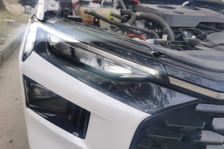Used Ford Mondeo 2023 1.5T E-Hybrid Luxury Version Right Front Headlight