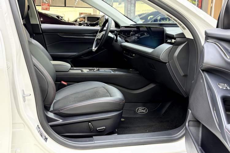 Used Ford Mondeo 2023 EcoBoost 180 Luxury Model Right Front Seat