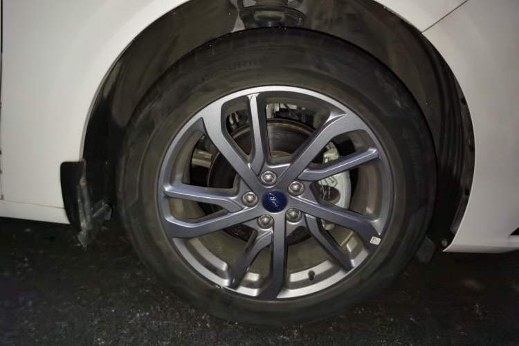 Used Ford Mondeo 2023 EcoBoost 180 Luxury Model Right Front Wheel Hub