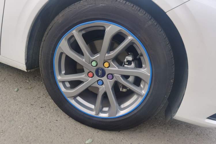Used Ford Mondeo 2023 1.5T E-Hybrid Luxury Version Right Front Wheel Hub