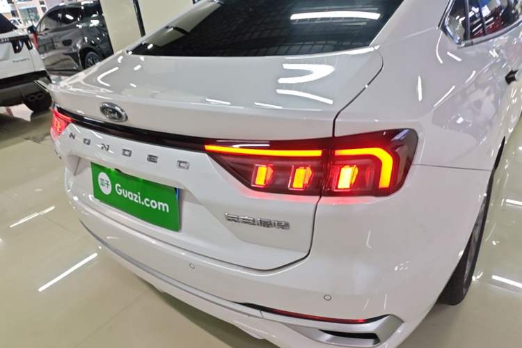 Used Ford Mondeo 2023 EcoBoost 180 Luxury Model Right Rear Taillight