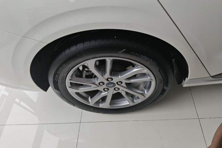 Used Ford Mondeo 2023 EcoBoost 245 Luxury Model Right Rear Wheel Hub