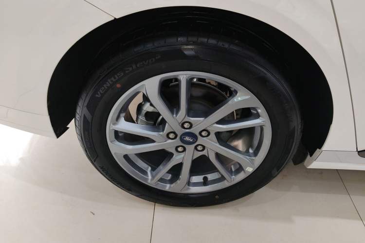 Used Ford Mondeo 2023 EcoBoost 245 Luxury Model Right Rear Wheel Hub