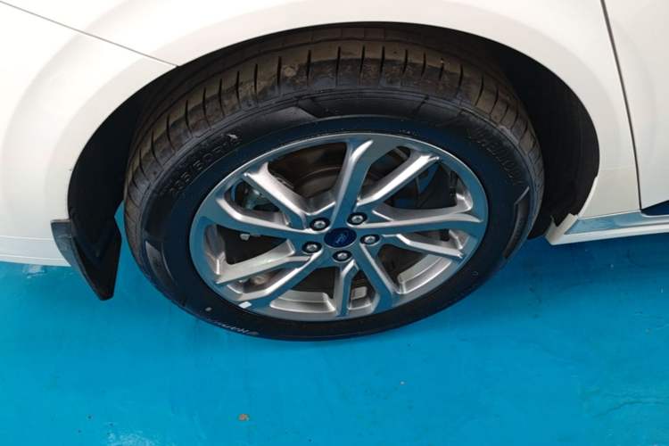 Used Ford Mondeo 2023 EcoBoost 245 Luxury Model Right Rear Wheel Hub