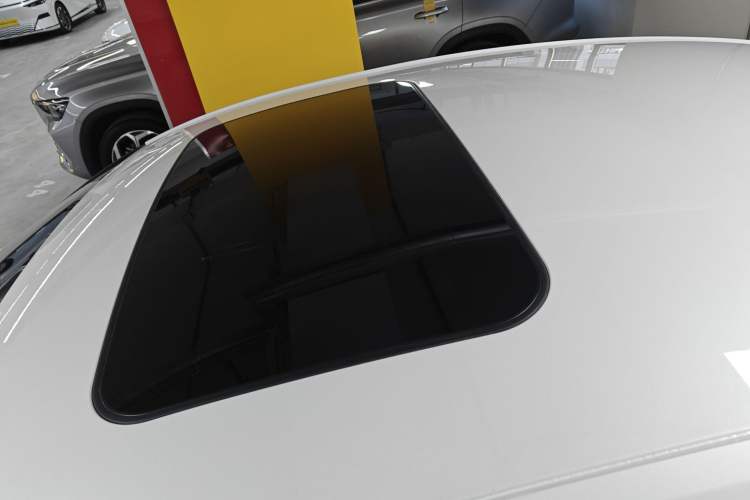 Used Ford Mondeo 2023 EcoBoost 180 Comfort Model Roof