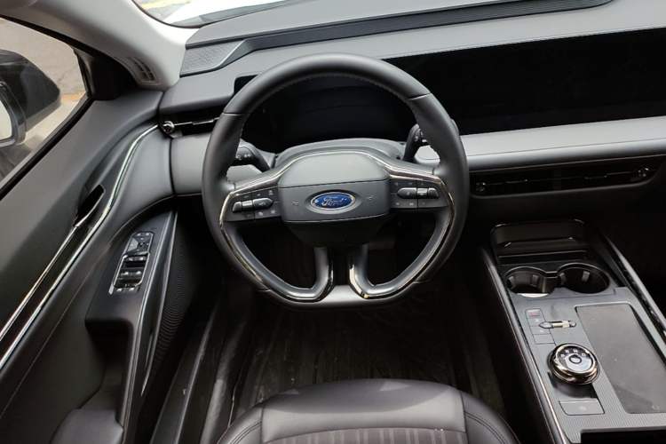 Used Ford Mondeo 2023 EcoBoost 245 Luxury Model Steering Wheel
