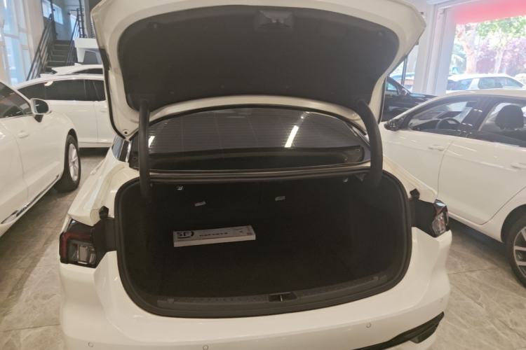 Used Ford Mondeo 2023 EcoBoost 245 Ultimate Model Trunk