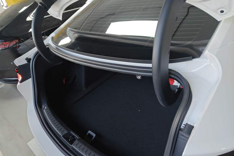 Used Ford Mondeo 2023 EcoBoost 180 Comfort Model Trunk