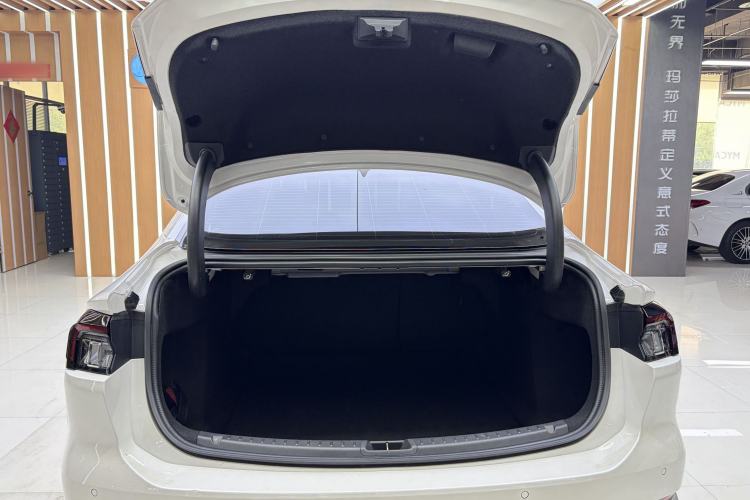 Used Ford Mondeo 2023 EcoBoost 180 Luxury Model Trunk