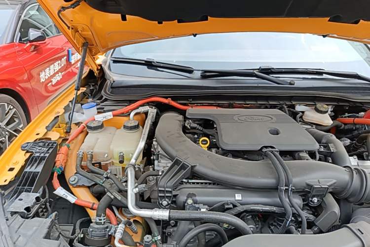 Used Ford Mondeo 2024 2.0T E-Hybrid Sport Edition ST-Line Engine Bay Right