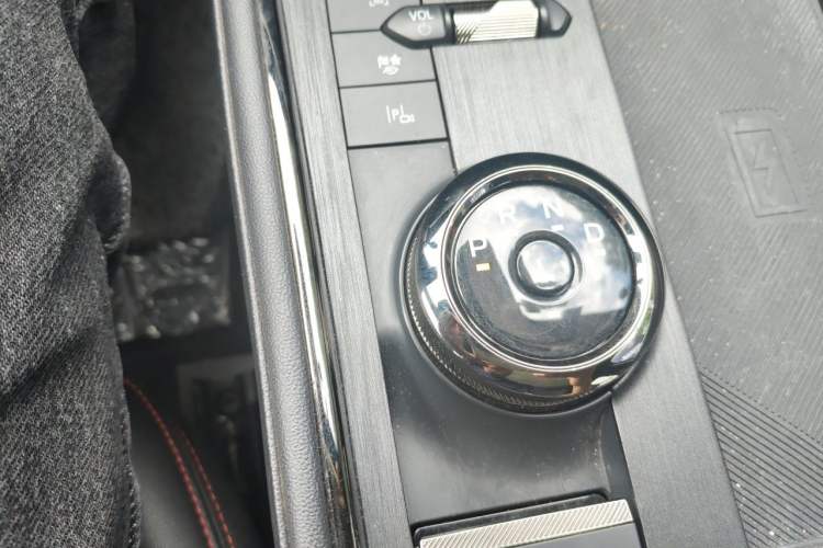 Used Ford Mondeo 2024 2.0T E-Hybrid Sport Edition ST-Line Gear Lever