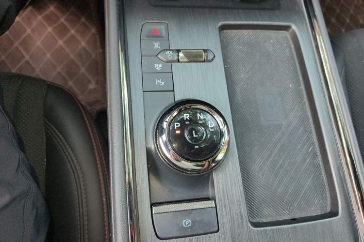Used Ford Mondeo 2024 2.0T E-Hybrid Sport Edition ST-Line Gear Lever