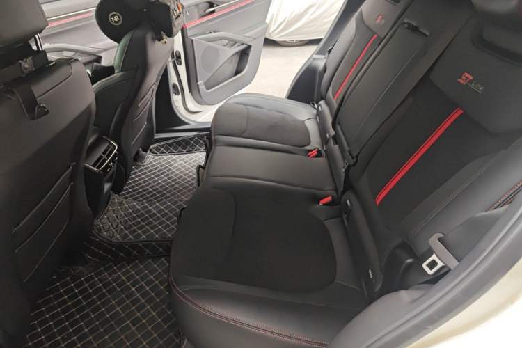 Used Ford Mondeo 2024 2.0T E-Hybrid Sport Edition ST-Line Left Rear Seat