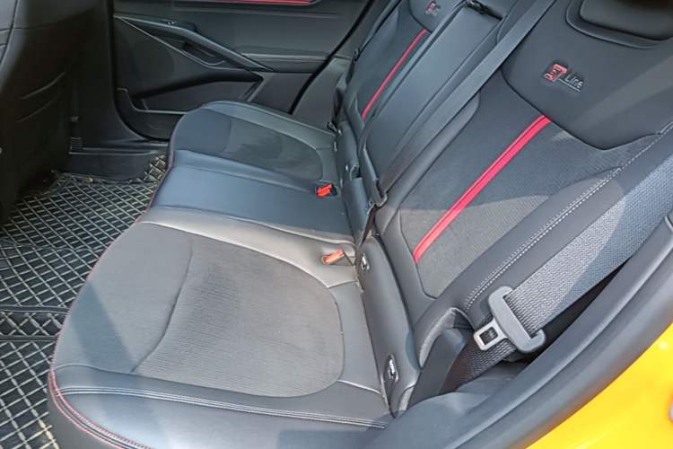 Used Ford Mondeo 2024 2.0T E-Hybrid Sport Edition ST-Line Left Rear Seat