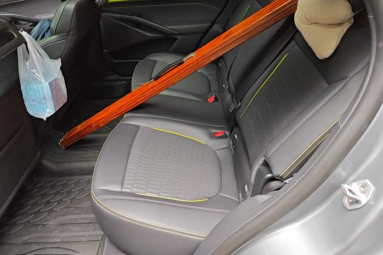 Used Ford Mondeo 2024 2.0T E-Hybrid Sport Edition Left Rear Seat