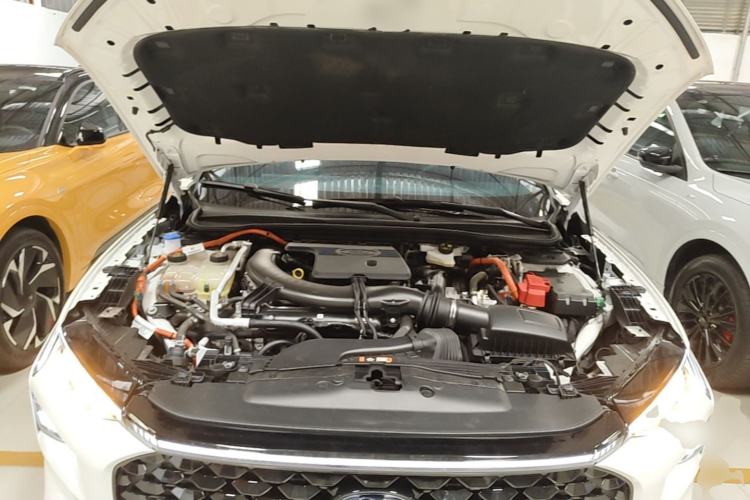 Used Ford Mondeo 2024 2.0T E-Hybrid Sport Edition ST-Line Engine Bay