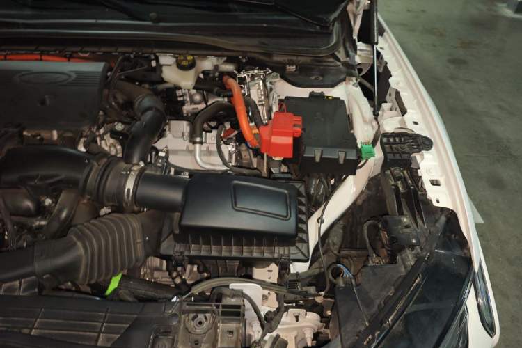 Used Ford Mondeo 2024 2.0T E-Hybrid Sport Edition Engine Bay Left