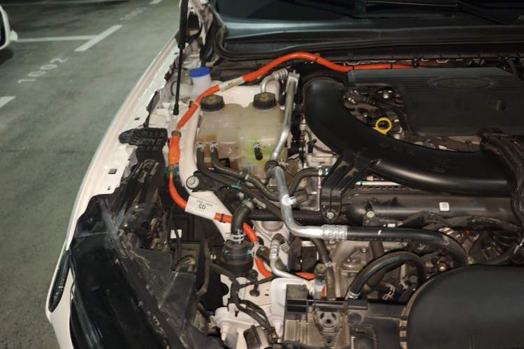 Used Ford Mondeo 2024 2.0T E-Hybrid Sport Edition Engine Bay Right