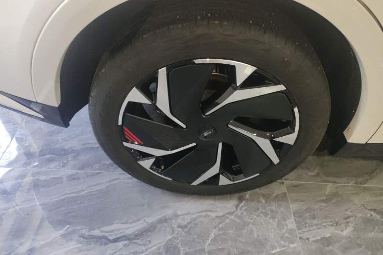 Used Ford Mondeo 2024 2.0T E-Hybrid Sport Edition ST-Line Right Rear Wheel Hub