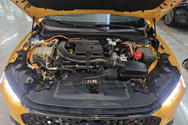 Used Ford Mondeo 2024 2.0T E-Hybrid Sport Edition ST-Line Engine Bay