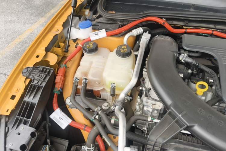 Used Ford Mondeo 2024 2.0T E-Hybrid Sport Edition ST-Line Engine Bay Right