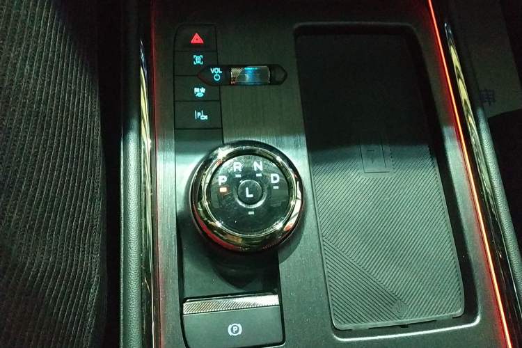 Used Ford Mondeo 2024 2.0T E-Hybrid Sport Edition ST-Line Gear Lever