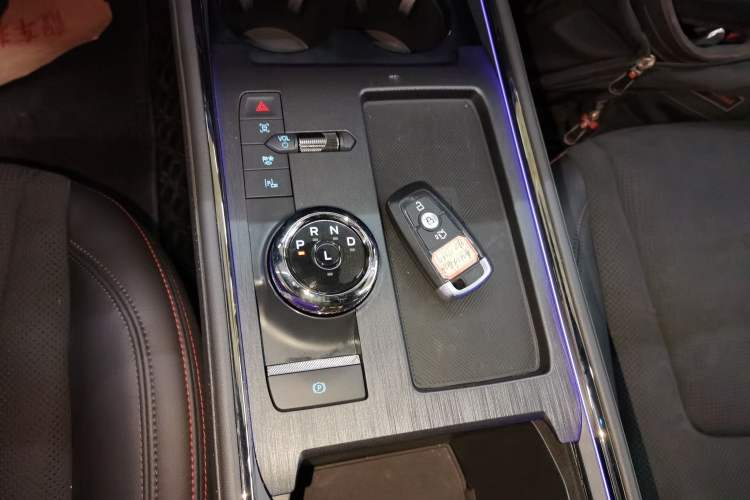 Used Ford Mondeo 2024 2.0T E-Hybrid Sport Edition ST-Line Gear Lever