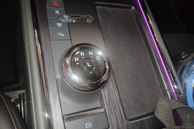 Used Ford Mondeo 2024 2.0T E-Hybrid Sport Edition ST-Line Gear Lever