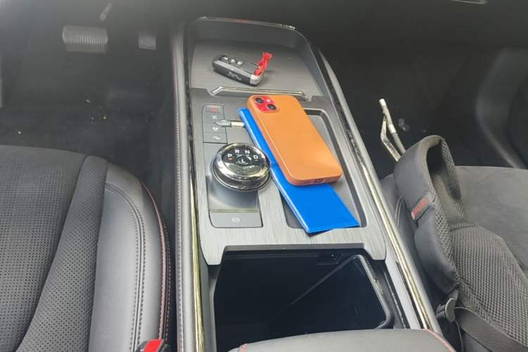 Used Ford Mondeo 2024 2.0T E-Hybrid Sport Edition ST-Line Gear Lever