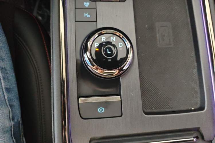Used Ford Mondeo 2024 2.0T E-Hybrid Sport Edition ST-Line Gear Lever