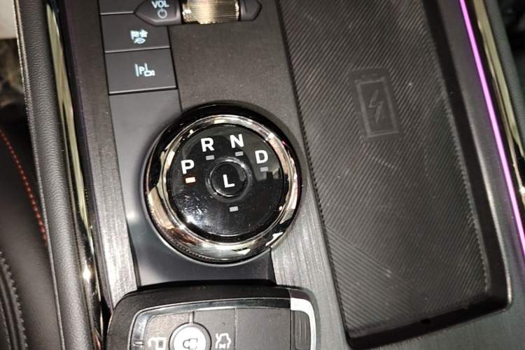 Used Ford Mondeo 2024 2.0T E-Hybrid Sport Edition ST-Line Gear Lever