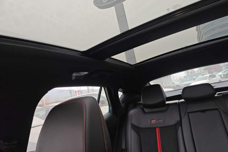 Used Ford Mondeo 2024 2.0T E-Hybrid Sport Edition ST-Line Headliner