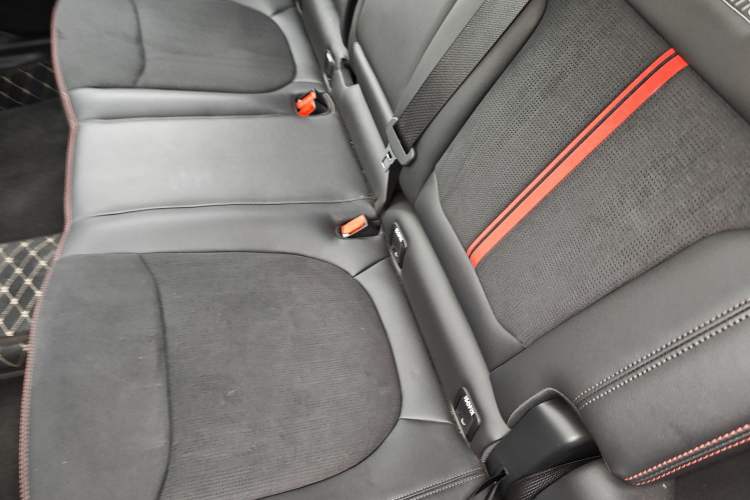 Used Ford Mondeo 2024 2.0T E-Hybrid Sport Edition ST-Line Interior 4