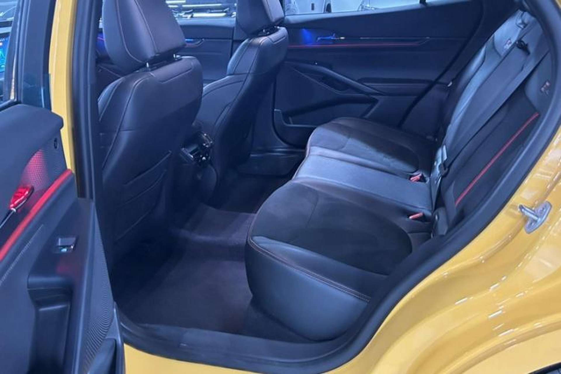 Used Ford Mondeo 2024 2.0T E-Hybrid Sport Edition ST-Line Interior 5