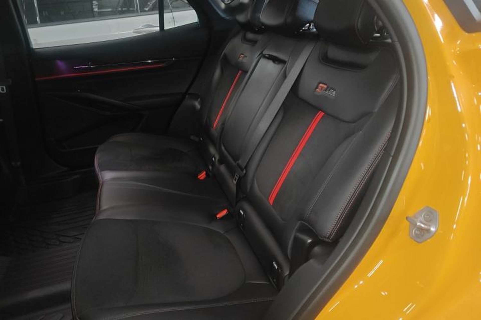 Used Ford Mondeo 2024 2.0T E-Hybrid Sport Edition ST-Line Left Rear Seat