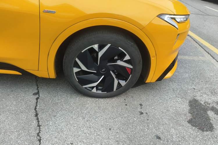 Used Ford Mondeo 2024 2.0T E-Hybrid Sport Edition ST-Line Right Front Wheel Hub