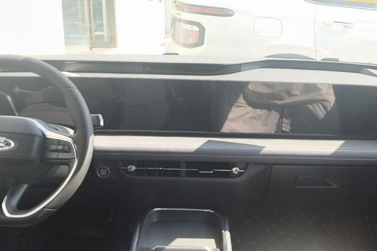 Used Ford Mondeo 2025 2.0T EcoBoost Ultimate Edition Audio And AC Panel